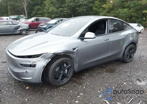 2026 Tesla Model Y Long Range Dual Motor All-Wheel Drive/Long Range Launch Series from USA, damaged, VIN 7SAYGDEE8TA395335